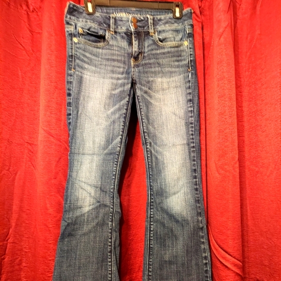 Jeans - Picture 1 of 3